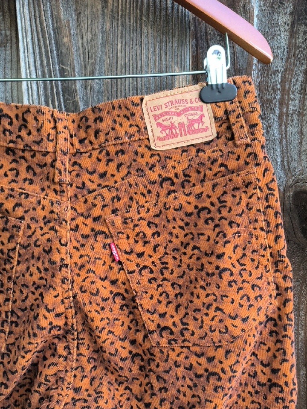 LEVI'S Leopard Print Wedgie Straight Corduroy Pants High Rise Size 31 - Picture 11 of 15